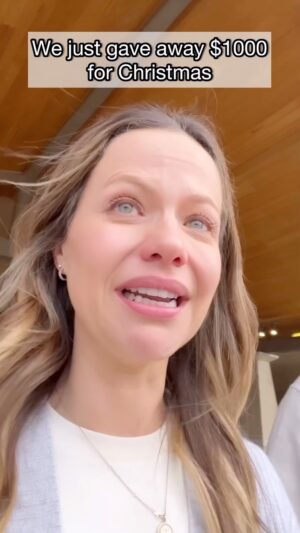 Tammin Sursok Instagram - Christmas and the holidays are a wonderful time of year but they are also a time for people who are struggling. Remember to check on your friends and family and spread joy, love and kindness over the Christmas break ❤️ #christmas #holidays
