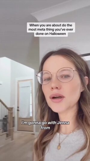 Tammin Sursok Instagram - Stay tuned for results 😂 
Do you think anyone will know?? #halloween #jenna #pll

*and no one said idiot in this real😂 Captions got it wrong 😑