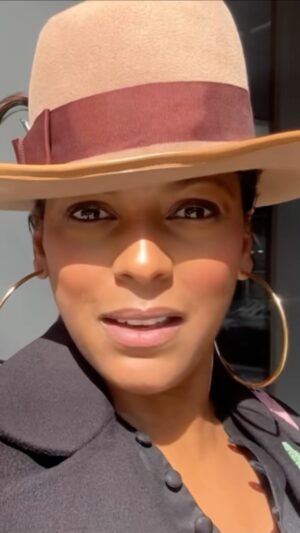 Tamron Hall Instagram - You keep sneaking in this question, and I’ve been kicking around how to answer! I’m finally ready. 👟 #AskTamron #watchwheretheyhide 

#jordans #shoelover #hypebeast #shoesaddict