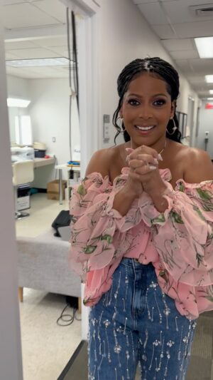 Tamron Hall Instagram - We’re on our way to the most epic hour in Daytime TV!You’re invited to the cookout, Tam Fam. We better see you there! TUNE IN. 💥