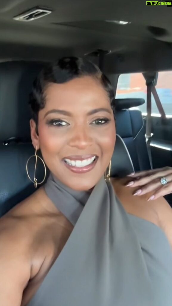 Tamron Hall Instagram - #TamFam I’m in L.A. and we got some good news today! Grateful to the @daytimeemmys for a Best Talk Host nomination! It’s an honor to be in such great company. Also stop by @latimesfob at @uscedu where I’ll be hitting the main stage this Saturday April 20th at 2pm to discuss this book empire I’m building! 📚 Joyful trip out west so far! 🌴 🌞 . Hair: @johnnywright220 Makeup: @kole_mua Nails: @shespolished Top: @salon1884official @netaporter