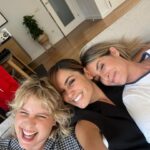 Tania Llasera Instagram - Las conductoras, y nos falta @anneigartiburu…💚 @elenassanchez_ y @ainhoaarbizu sois mis primeras amigas in da business and I love you. 🫶🏻