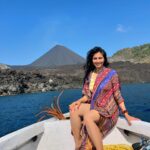Tanishaa Mukerji Instagram - The magnificence Joy and Power of diving around an active volcano, our very own barren island is something else! 🌋🧡 most untouched and magnificent coral! #nofilter #andamanisland #barrenisland #volcano #india #travel #scubadiving #scubalove