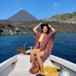 Tanishaa Mukerji Instagram - The magnificence Joy and Power of diving around an active volcano, our very own barren island is something else! 🌋🧡 most untouched and magnificent coral! #nofilter #andamanisland #barrenisland #volcano #india #travel #scubadiving #scubalove
