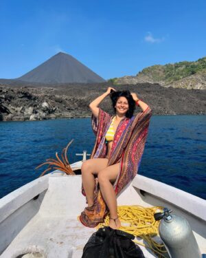 Tanishaa Mukerji Instagram - The magnificence Joy and Power of diving around an active volcano, our very own barren island is something else! 🌋🧡 most untouched and magnificent coral!  #nofilter #andamanisland #barrenisland #volcano #india #travel #scubadiving #scubalove