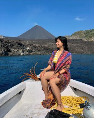 Tanishaa Mukerji Instagram - The magnificence Joy and Power of diving around an active volcano, our very own barren island is something else! 🌋🧡 most untouched and magnificent coral!  #nofilter #andamanisland #barrenisland #volcano #india #travel #scubadiving #scubalove