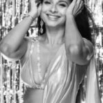 Tanishaa Mukerji Instagram - Throwback to the best moments from my Hair & Make-up Shenanigans from the set! I miss you @makeupbyrishabk and the wonderful fam of #JhalakDikhhlaJaa 🥰💃🏻💅🏻 #TanishaaMukerji #VanityShehnanigans #hairstylist #Makeup #Dance #Loveyou