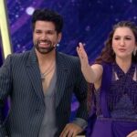 Tanishaa Mukerji Instagram - Nakal utaaro toh Sangeeta jaise!😂 Dekhiye #JhalakDikhhlaJaa, aaj raat 9:30 baje sirf #SonyEntertainmentTelevision par. @malaikaaroraofficial @farahkhankunder @arshad_warsi @gauaharkhan @rithvikk_dhanjani @sreeramachandra5 @tanishaamukerji @sangeetaphogat57 @adrijasinha__ @shoaib2087 @shivthakare9 @anjalidineshanand @karunakanchan @karsonali @iam__romsha @itz_bharat07 @dannydjf @mr.tarunraj @vivek_chachere @anu_iyengar #JhalakDikhhlaJaaOnSonyTV