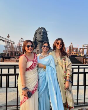 Tanishaa Mukerji Instagram - Happy Mahashivratri 🔱🕉️

#shivratri #awakewithadiyogi #mahashivratri