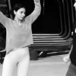 Tanishaa Mukerji Instagram - Twirling away thru life’s many challenges ! 😉 this song just seemed so apt! #chor #trendingsongs #jhalakdikhlajaa