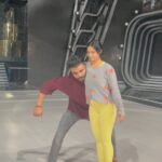 Tanishaa Mukerji Instagram - We tried and learnt many fun lifts on my jhalak journey and this is tougher than it looks 🤪 #dance #liftsandtricks #jhalakdikhlajaa #transformation #bts