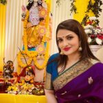 Tanushree Chakraborty Instagram – Happy Saraswati puja.. 🥰🙏

@rudra_saha_official 
@nandiniajker 
@decalogue_mgmt