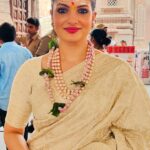 Tanushree Chakraborty Instagram - Lost in the serenity of Kashi Vishwanath 🙏 #divinejourney #KashiVishwanath #Varanasi #HarHarMahadev #Jyotirlinga
