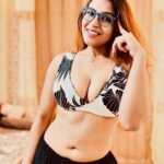 Tanya Chaudhari Instagram - Are you staring at me? . . . . Joggers @hrxbrand Specs @lenskart . . . . #tbt #staringatme #specsy #explore #trendy #tanyachaudhari