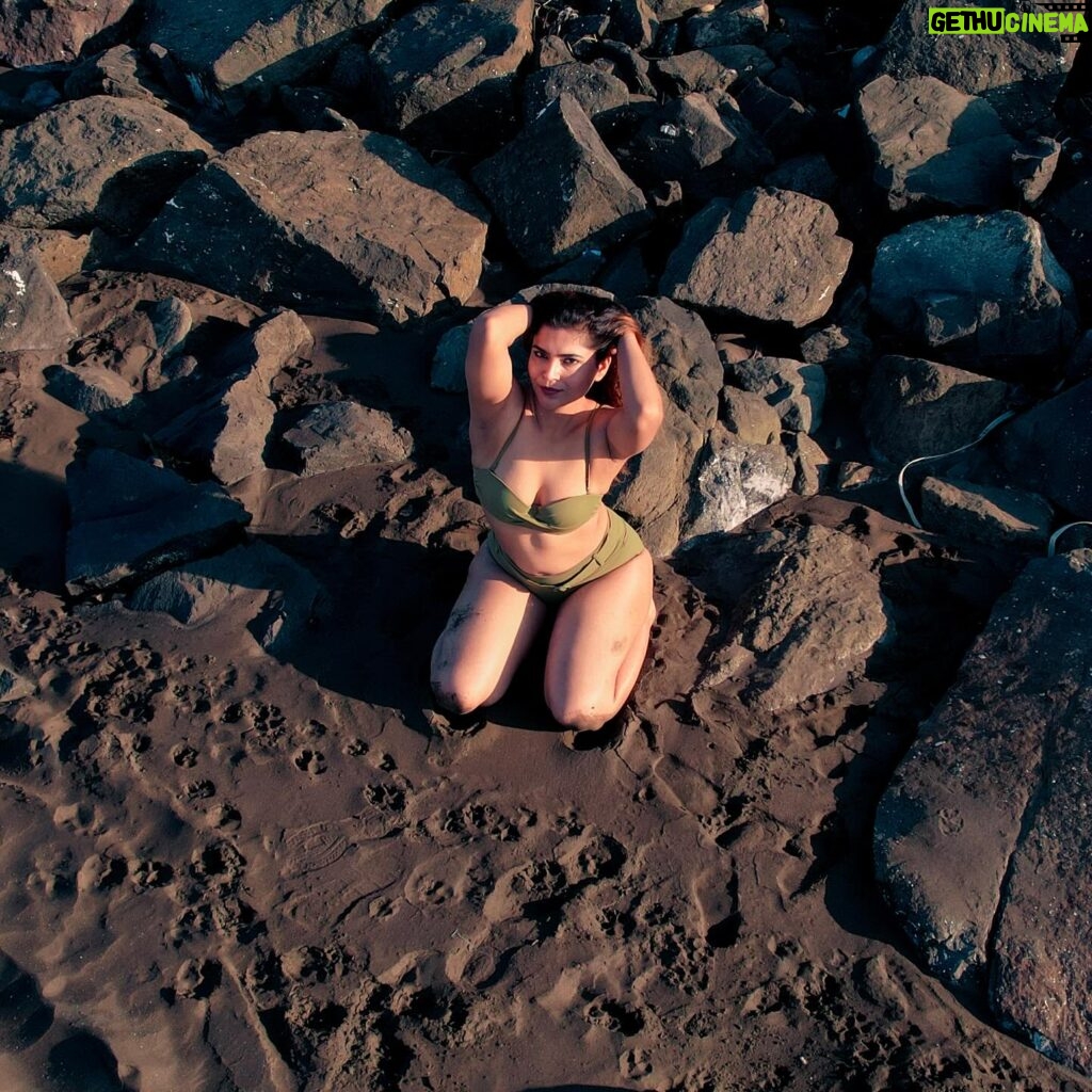 Tanya Chaudhari Instagram - Bikini season is the best season 👙 . . . . 👙 @hm 📸 @udankhatola_94 . . . . . #fridayvibes #beachlife #hmxme #bikinishoot #dronephotography #bikinis #bikiniseason #bikinimodel #tanyachaudhari