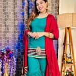 Tanya Chaudhari Instagram - Eid Mubarak 🌙 . . . . #eid #eidmubarak #festival #eidoutfit #sharara #nazakat #tanyachaudhari