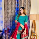 Tanya Chaudhari Instagram - Eid Mubarak 🌙 . . . . #eid #eidmubarak #festival #eidoutfit #sharara #nazakat #tanyachaudhari