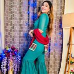 Tanya Chaudhari Instagram - Eid Mubarak 🌙 . . . . #eid #eidmubarak #festival #eidoutfit #sharara #nazakat #tanyachaudhari