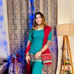 Tanya Chaudhari Instagram - Eid Mubarak 🌙 . . . . #eid #eidmubarak #festival #eidoutfit #sharara #nazakat #tanyachaudhari