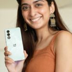 Tanya Maniktala Instagram - Multitasking my way through life with my all new #OnePlusNordCE4 #Ad #AllPowerAllYou @oneplus_india