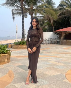Tanya Maniktala Instagram - Somebody Else

For the promotions of PI Meena (watch now on @primevideoin)

(Keep swiping to see how it starts vs how it eventually ends (:)

Thank you @anshikaav for pulling through!! 

Outfit @tisharth_by_shivani
Earrings @marchjewellery_com
Rings @inezeofficial @kushalsfashionjewellery
Footwear @charleskeithofficial
HMU @hnmbysnehal 
Assisted by @safalta_b 
Styled by @anshikaav
Assisted by @bhatia_tanisha