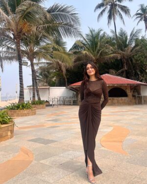 Tanya Maniktala Instagram - Somebody Else

For the promotions of PI Meena (watch now on @primevideoin)

(Keep swiping to see how it starts vs how it eventually ends (:)

Thank you @anshikaav for pulling through!! 

Outfit @tisharth_by_shivani
Earrings @marchjewellery_com
Rings @inezeofficial @kushalsfashionjewellery
Footwear @charleskeithofficial
HMU @hnmbysnehal 
Assisted by @safalta_b 
Styled by @anshikaav
Assisted by @bhatia_tanisha