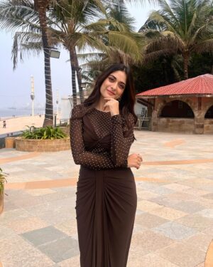 Tanya Maniktala Instagram - Somebody Else

For the promotions of PI Meena (watch now on @primevideoin)

(Keep swiping to see how it starts vs how it eventually ends (:)

Thank you @anshikaav for pulling through!! 

Outfit @tisharth_by_shivani
Earrings @marchjewellery_com
Rings @inezeofficial @kushalsfashionjewellery
Footwear @charleskeithofficial
HMU @hnmbysnehal 
Assisted by @safalta_b 
Styled by @anshikaav
Assisted by @bhatia_tanisha