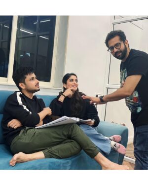 Tanya Maniktala Instagram - Prepping or pretending to prep, what do you think? 🤓🎥