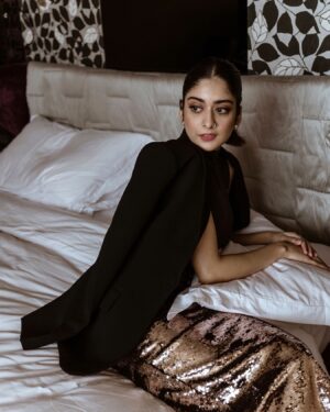 Tanya Maniktala Instagram - Bada Boom, Bada Bling

Styled by - @manekaharisinghani 
Outfit - @skims 
Hair by - @hnmbysnehal 
Makeup by - @makeupbydp18 
Photographer - @ychips