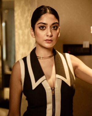 Tanya Maniktala Instagram - Styled by @manekaharisinghani 
Outfit by @alicemccallptyltd 
Hair by @hnmbysnehal 
Makeup by @makeupbydp18 
Pictures by @ychips