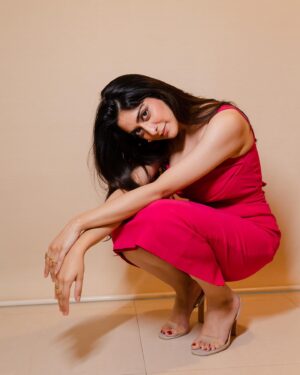 Tanya Maniktala Instagram - Bubble Gum World

Stylist- @manekaharisinghani 
Outfit - @gauriandnainika 
Hair - @hnmbysnehal 
Makeup - @makeupbydp18 
Photographer- @manii2108
