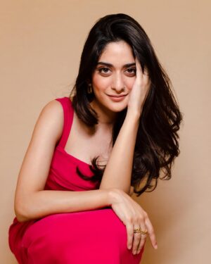 Tanya Maniktala Instagram - Bubble Gum World

Stylist- @manekaharisinghani 
Outfit - @gauriandnainika 
Hair - @hnmbysnehal 
Makeup - @makeupbydp18 
Photographer- @manii2108