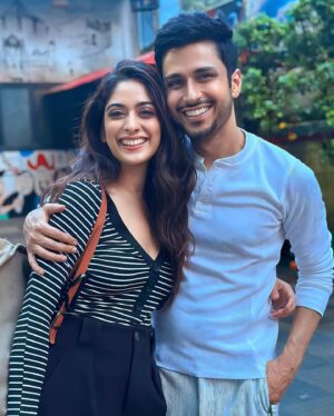 Tanya Maniktala Instagram - Wraparound hugs for the film wrap! ✨💛