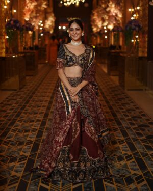 Tanya Maniktala Instagram - Outfit courtesy- @toraniofficial
HMU - @hnmbysnehal