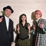 Tao Tsuchiya Instagram - . 今日は春分の日 去年は3月21日だったのですが 春分の日って年によって 20日だったり21日だったりするそうです。 そして、 遠い将来は20日になっていくとのこと。 宇宙って大きいから一見変わらないように見えるけれど すごく変化しているし永遠ではないし 永遠ではないからこそ常に新しいんだろうな…と カレンダーを見ながら感動していました。 春分の日は「宇宙的な意味でのお正月」でもあるそうなので 夜も大切に過ごしたいなと思うのですが、 全国的に荒れたお天気なので、とても心配でもあります。 自然の影響と闘っている地域の方々は どうか安全にお過ごしください…！ . もっと早く投稿したかったのですが なかなか出来なくて… よく『目が離せなくなる』『手が離せなくなる』 という言葉を聞いてきたけれど、 これか…！！！と実感する毎日です。 . ということで遅くなってしまいましたが、 17日に大好きな劇場で行われた #映画マッチング #感謝御礼舞台挨拶 での写真を！ #佐久間大介 (Snow Man) さん、 #内田英治 監督とご一緒しました！ こういう時って複数枚の中から 1枚を載せるものなんだろうとは思うのですが 嬉しいので全部載せます！ 今まで載せていない写真もこれから載せますね！ . この日は1回目の舞台挨拶でお手紙を、 2回目の舞台挨拶で座談会を行ったのですが、 どちらも本当に素敵な時間で… お手紙は…危ないです。号泣しそうになります。 一回涙が出ると止まらなくなるので なんとか踏みとどまったけれど… あのお手紙を聴いた時間は宝物です。 私は緊張してしまって、 12年前を12年間と書いてしまっていた… いつか訂正して、 ちゃんとした文面をお渡し出来たらいいな。 . この日、 直前まで言おう言おうと思っていて すっかり飛んでしまったことがあるのです。 観て下さった方々が50万人を突破したと聞いた時、 50万人って、具体的にどれくらいなのかなと思って 行ったことのある場所で計算したら、 満員の新国立競技場7個分くらい、　 満員の東京ドームだと10個分くらい。 そう考えたらマッチングも凄いですけど、 改めて、 そこでライブをなさっている #SnowManさんや アーティストさん方は本当に凄いなと思うのですが、 その凄い人数の方々が、　 吐夢や影山さんや輪花たちとマッチングしてくださって 作品を愛してくださっていると思うと、 もしも続編だったり、　 マッチング生誕10周年だったりの時には、 東京ドームで試写会やってみたいです。 . 吐夢くんが歌って踊って、　 影山さんがドラム叩いて、　 輪花もちょっと踊るという。 それでAimerさんとちょっと筋トレしたり。 . 夢は大きく！　 言うだけなら『プライスレス』なので！ . でも、ちょっと本気でもあって。 エンドロールにお名前が載っている方々が プロフェッショナルな力を注いでくださって　 完成しているので、 その方々と　観て下さる方々が マッチング出来る機会があったら 楽しいだろうなと思います。