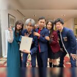 Tao Tsuchiya Instagram - . 今日は関東で揺れを経験したかたも 多かったのではないかと思います。 私は撮影の待ち時間でした。 一瞬でしたが、それでも緊張が走りました。 あらためて、激しい揺れの影響と 闘い続けていらっしゃる方々のことを思います。 ボランティアの方々の派遣も始まり ライフラインや交通の復旧も 少しずつ報道されていますが、 まだまだ状況が把握しきれていない地域も たくさんあると聞いています。 どうか一瞬でも早く安全を実感出来ますよう、 心から祈り続けています。 . #ぐるナイ #ゴチになります25 を 観て下さった方々、 感想などくださっている方々、 本当にありがとうございました…！ #岡村隆史 （　#ナインティナイン ）さん、 #増田貴久 （ #NEWS ）さん、 #小芝風花 ちゃん、 #盛山晋太郎 さん、 #高橋文哉 さん、#やす子 さん、 そして#出川哲朗 さんと ひさしぶりにハラハラする時間を 味わうことが出来ました。 結果もなんとか自腹にならず本当に良かった…！ あの緊張感と、 美味しいがゆえに思考が迷い込んでいく感覚は 何度経験しても独特です。 お料理も感動の連続でした！！！ プライベートでも行けるよう、お仕事がんばろう。 . １枚目の写真は、 ヤベチャンマンこと　 #矢部浩之 （　#ナインティナイン ）さんが 採ってきてくださった自然薯。 どれだけ素晴らしい自然薯か、 その大きさがよく分かると思います！ 本当にごちそうさまでした。 . 2枚目は なんと… #ゴチ20 のクビの日の記念写真！ 少し前にいただいた写真なのですが、 ものすごく懐かしい！！！ #田中圭 さん、そして #中島健人 さん、 ゴチメンバーの先輩である #橋本環奈 さん。 あの時期にあの時間を この方々と過ごすことが出来て 私は本当に幸運だったと思います。 宝物のような時間でした。 ゴチ25でも素敵な日々が待ってるんだろうな… またいつか参加出来ますように…！