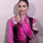 Tao Tsuchiya Instagram - . こんばんは！ 今日は撮影現場から、 ひさしぶりに青空が見えました。 最近本当に地震のニュースが多く 携帯を何気なく開いても 「地震速報」という文字が 表示されていることが多くて とても心配な気持ちになりますが、 準備をすることの大切さも 報道されるようになってきたので 参考にしたいと思っています。 全国的に寒暖差が激しくなっていると思うので どうかお身体にだけは気を付けて下さい。 . とても嬉しいお知らせを受け取りました！ #映画マッチング が公開されて2か月となりますが、 なんと！！！！！ 4月28日の #四つ葉の日 にちなんで #愛のクローバー記念上映 が決定いたしました！！！ しかも、 4月28日（日）～5月6日（月・祝）の 特別ウィーク期間中は 本編上映前に特典映像が上映されるとのこと。 公開初日は真冬のお天気だったのに 今は初夏の空が広がっていることを思うと、 輪花や吐夢や影山さんたちにも スクリーンを通して 季節を感じてもらえている気がして 本当に嬉しいです。 . 愛のクローバー記念上映と特別ウィークに合わせ 私も、載せよう載せようと思っていた写真を 載せていきたいと思います。 今日は、こちら！ マッチング大ヒット御礼舞台挨拶の時の衣装。 先日放送された「日曜日の初耳学」も この衣装でした！ 大ヒット御礼舞台挨拶は 吐夢を演じた #佐久間大介 さんと 影山さんを演じられた #金子ノブアキ さんが いらっしゃらなかったので、 衣装の色とクローバーのアクセサリーに お二人のイメージを込めています。 . tops . pants @baumundpferdgarten #BaumundPferdgarten ear cuff . ring @reflection.co_official #reflection shoes @comex.jp #COMEX
