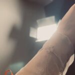 Tao Tsuchiya Instagram – .
東京は少し寒そうな空ですが
移動中に桃や梅の花を見かけることも増えて
少しずつ春が近づいているんだなと
実感しています。
大変な状況が続く地域の方々に
どうかホッと出来る春が1日も早く来ますよう
心から願っています。
.
そんな今日は、
私にとって大切な日になりそうです。
本当は別々のことなので
別々にポストしたほうが良いのだと思うけれど
たぶんドタバタするので一緒に伝えますね。
.
先程 #ヒルナンデス を観て下さった方々、
本当に本当に本当にありがとうございます！！！
これから #映画マッチング の
大ヒット御礼舞台挨拶に登壇させていただきます！
場所は、思い出深いTOHOシネマズ六本木ヒルズ。
最初にプライベートで来たのは
「のだめカンタービレ」を観るためだったかな？
上の階のスクリーンから
夜、エスカレーターで降りる途中に
すごく美しい東京タワーが見えるのですが、
なんて凄い映画館なんだ…！と圧倒されました。
その場所で
「大ヒット」の御礼の舞台挨拶が出来るなんで…！
本当に光栄だし、嬉しいです。
.
こういった夢に辿り着くことが出来ているのは、
連続テレビ小説「 #まれ 」で
能登や横浜の方々からパワーをいただいたから。
今日3月5日に放送されます
NHK音楽番組「 #うたコン　」は、
よる7時半から8時42分までの拡大版なのですが、
その中で、本当にひさしぶりに
「まれ」という世界と一緒に
#大泉洋 さん…お父さんとお会いすることが出来ます。
撮影を開始して10年経った今、
「まれ」の主題歌「 #希空～まれぞら～ 」の合唱を
NHKの音楽番組で聴くことが出来るなんて…
.
能登の方々のパワーは、やっぱり凄いです。
応援しているつもりが、気付けば
いつの間にか応援されている。
今までも、ずっとそうでした。
そして今も、こんな厳しい状況の中で、
歩みを進めている姿に勇気をいただいています。
今日は、その恩返しが少しでも出来たらいいな…
.
能登はやさしや土までも、と言われるけれど
本当にあたたかい大好きな大切な能登。
空を通して、この願いが
どうか届きますように…！！！！！