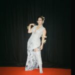 Tara Basro Instagram - Terima kasih Reza Rahadian @officialpilarez sudah menghadirkan Festival Film Indonesia yang begitu istimewa dengan konsepnya yang mengapresiasi sineas perempuan Indonesia, semoga tempat kerja kita selalu menjadi tempat yang aman dan nyaman untuk perempuan. @festivalfilmid ‘22 @hiantjen @the.designerworkshop @rinaldyyunardi @jumpanonaofficial @marista.santividya — Fashion Stylist @jonathandytan Make Up @vagueskin Hair @thereal.ekahair Nails @linneabeautybar_id Fashion assistant @ranikrisdiana