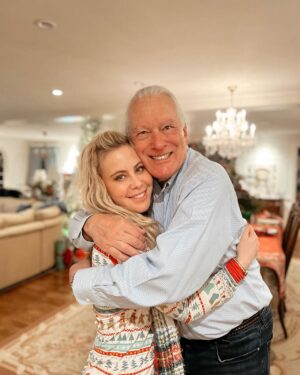 Tara Lipinski Instagram - Merry Christmas! I hope you all have an amazing one! 🎄

This holiday season I am just soaking up the moments that make life good. For me it’s about Georgie, my Tk, family and friends. When it comes down to it, it’s all about good health and good people to love. 

It’s been magical with Gigi but life still happens. A lot has happened with my family and life in the last 6 months. Some absolutely incredible and some not so great. So for every cute baby pic I post, know that life happens to everyone even in the most amazing of times. (Although I take the joy out of those insta moments too that capture some magical memories) 
Most recently, my dad ended up in the hospital for a few days and got out right in time for Christmas Eve. He gave me quite a scare but he is totally fine. Finally found out it was kidney stones but boy was that wait not fun. (My mom came through with the most magical Christmas Eve where I just was so happy to be with them.) My Uncle Phil is on hospice and I wish I was able to see him and his family 😢 Plus a long little list continues that. But for all the hard things there is A LOT of good things! 

I also feel for everyone out there wishing for a baby this Christmas morning. I see you and I know your pain and remember my last five years of waking up wishing too. That pain is not fun so know I am rooting for you and I hope your next Christmas is filled with baby giggles. You deserve it. 

So that was just my emotional holiday post to say I am so grateful for the people in my little world and for all you and your support! 
 

#newborn #3monthsold #babysfirstchristmas  #newbornbabychristmas #babychristmasphotos #babychristmasoutfits