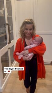 Tara Lipinski Instagram - Literally the moments that I dreamed of for so long. ❤️ #family #newbornlife #babyanddog