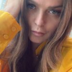 Taryn Manning Instagram - Thank you Brandon… 🖖@brandonliberati @tarynmanning new cut, color, extensions 💫 #hair #brandonliberati & @vickicasciola using @hanzonation @hairtalkusa @schwarzkopfusa 🌻