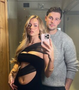 Tasha Ghouri Instagram - Soft love 🤍🌹