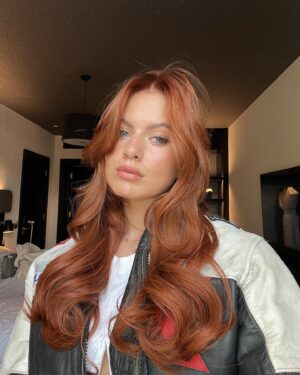 Tasha Ghouri Instagram - Erm hiiiii I did a thing!! Amber spice is here 
Thank you so much @hairbyheather.x and @hairby.stephanie for my new locks!! 💕💞💗