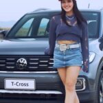 Tati Fernández Instagram - Miren este increíble Volkswagen T- Cross! 🔥es una SUVW con mucha potencia y cómoda para movernos por la ciudad 🙌 Lo que más me gusto es la pantalla 🤭🤭 @vwchile #vivelaexperienciaVW