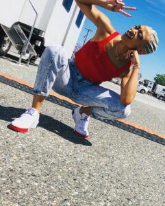 Tati Gabrielle Instagram - Shouts out to @puma for the kicks 😉😏