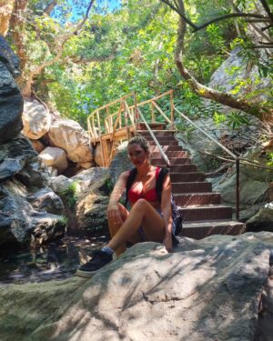 Tatiana-Laurence Delarue Instagram - 🇬🇷🌊Cascade magique⛰️🧗🏼‍♀️
Dans les #richtisgorge

Il faut sous les 40 degrés, ce donner la force pour y parvenir, mais la magie de l'arrivée en vaut la randonnée.

Quelques petites frayeurs de glissade, de jump, de badaboum... Mais 💪🏼

🫶🏼Je ne pense qu'à une seule chose sur place... Vivre ça avec Toi💭🐨
L'année prochaine tu auras 2ans et demi, on partira ensemble mon petit aventurier. 
Je souhaite que tu découvres ce monde féerique, que nous offre notre si belle 🌎
❤️ 

#cascade #waterfall #greece #crete #trek  #richtisgorge #grece #trekking #randonnée