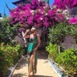 Tatiana-Laurence Delarue Instagram - 🇬🇷Vous pensez que j'ai envie de faire des vacances #farniente ? Piscine, lecture, cocktail, repos... 🍹🧘🏼‍♀️🛀🏼🛌💆🏼‍♀️🌴⛱️🏸🖼👙🩴🌠 Ou bien, des vacances aventures? Sports extrêmes, randonnées, spéléologie, cascades, escalades.... 🧗🏼‍♀️🏇🏽🚵🌵⛵️🪂👟🥾🧢🌌 ☀️Bien arrivée dans ce joyaux naturel pensé par @paulmariecrete 🌺🌺🌺🌺🌺🌺🌺🌺🌺🌺🌺🌺🌺🌺🌺🌺🌺🌺🌺🌺🌺🌺🧳 #crete #grece 👼🏽💭❤️ 👗 by @iconela.moda