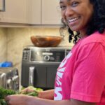 Tatyana Ali Instagram - This year we’re focusing on wellness! Try this basic green juice made with romaine lettuce, kale, ginger, lemon and apple; and drop your favorite juice recipes below!