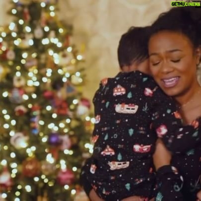 Tatyana Ali Instagram - Merry Christmas everyone!!! Thank you to my family for putting up with me and for allowing themselves to be filmed for this music video. Thank you mommy and daddy for being good sports. Shoutout Tia Kimmy @k_natasha85! And thank you Vaughn, because I know you’d rather stay in your books. Thank you all for supporting me!! This is “What Christmas Really Means” 🎄 Visit the link in bio to watch the whole video with a bonus ending on YouTube! Directed by @tristantaylor88 Produced by @lex_topia, @tristantaylor88, @capsocagency Shot by @wearecab (@derlyave @creativuli) Lighting: @trokonv Makeup: @mattiemariemakeup Edited by @thecannongoesboom Song written by @lizzy.o.music Featuring the Ali family @marvels.universe_